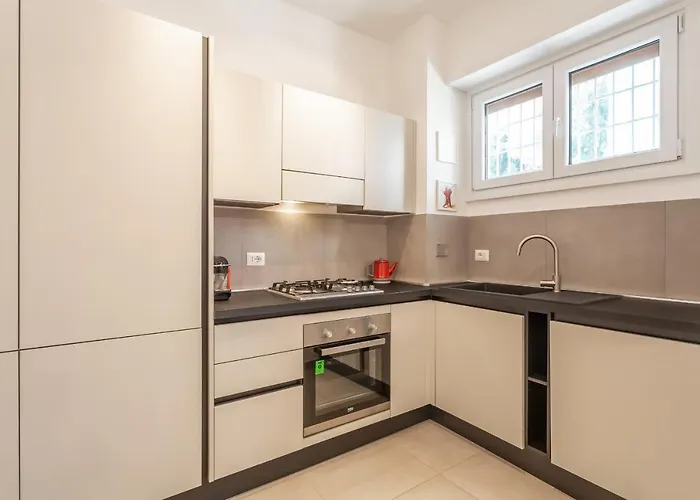 Corso Francia 2bdr Apartmet Appartamento