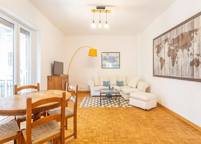 Corso Francia 2bdr Apartmet Appartamento